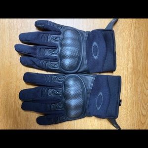 Oakley gloves.